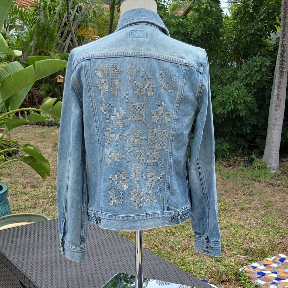 Lucky Brand Blue Denim Jean Jacket Timeless Style NWT XS - Picture 3 of 10